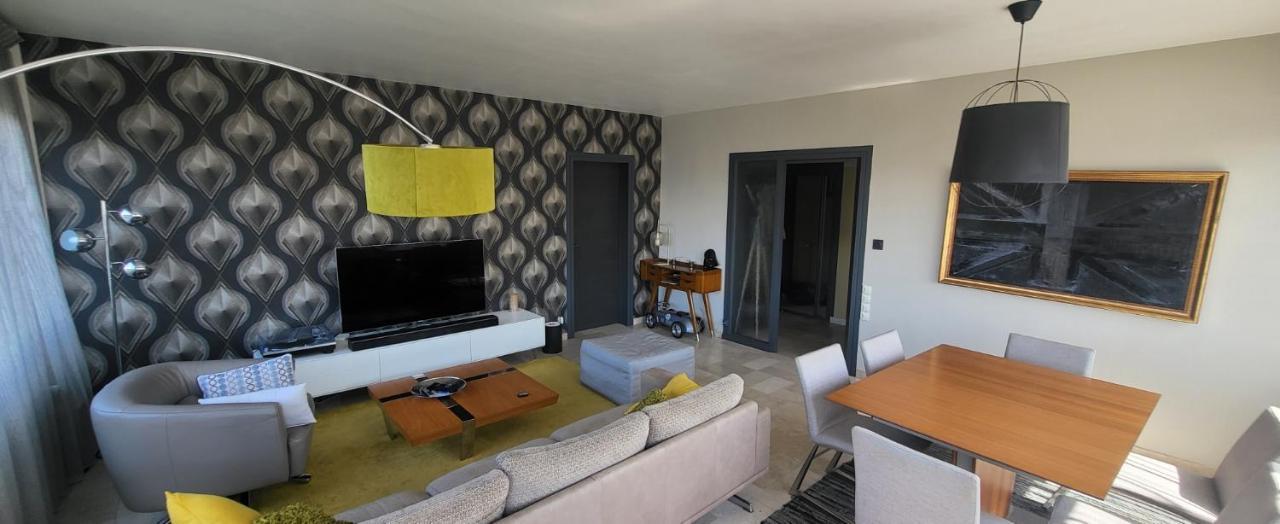 Appartement Lumineux De 90 M2 Situe En Centre Ville Annecy Exterior photo