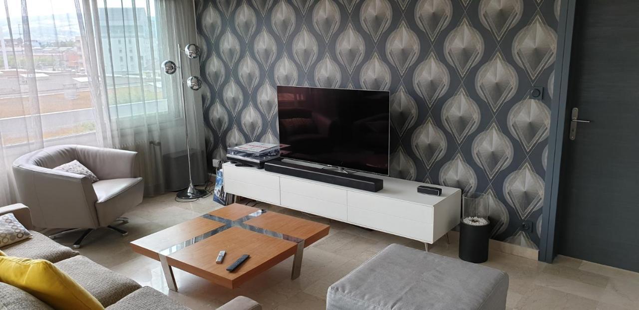 Appartement Lumineux De 90 M2 Situe En Centre Ville Annecy Exterior photo