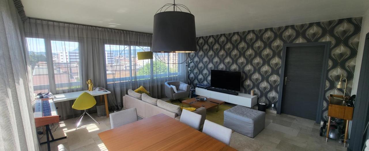 Appartement Lumineux De 90 M2 Situe En Centre Ville Annecy Exterior photo